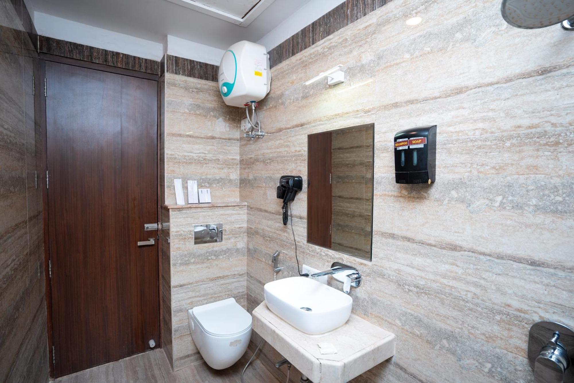 Hotel Radiance Courtyard 바라나시 외부 사진