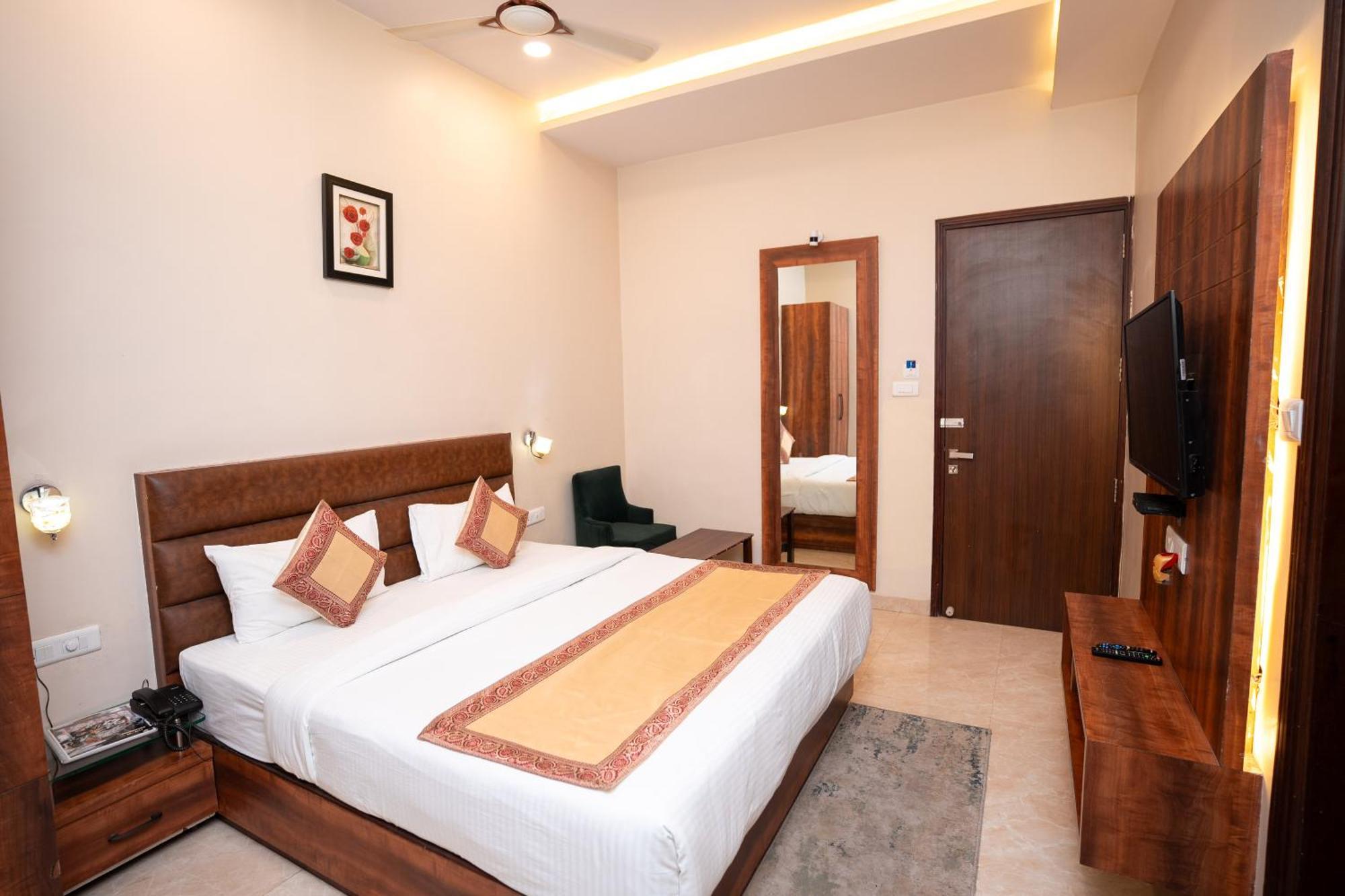 Hotel Radiance Courtyard 바라나시 외부 사진