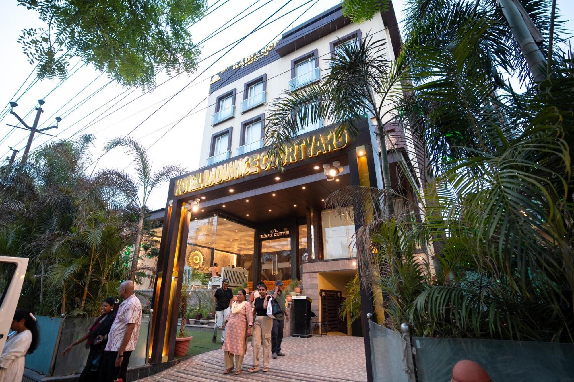 Hotel Radiance Courtyard 바라나시 외부 사진