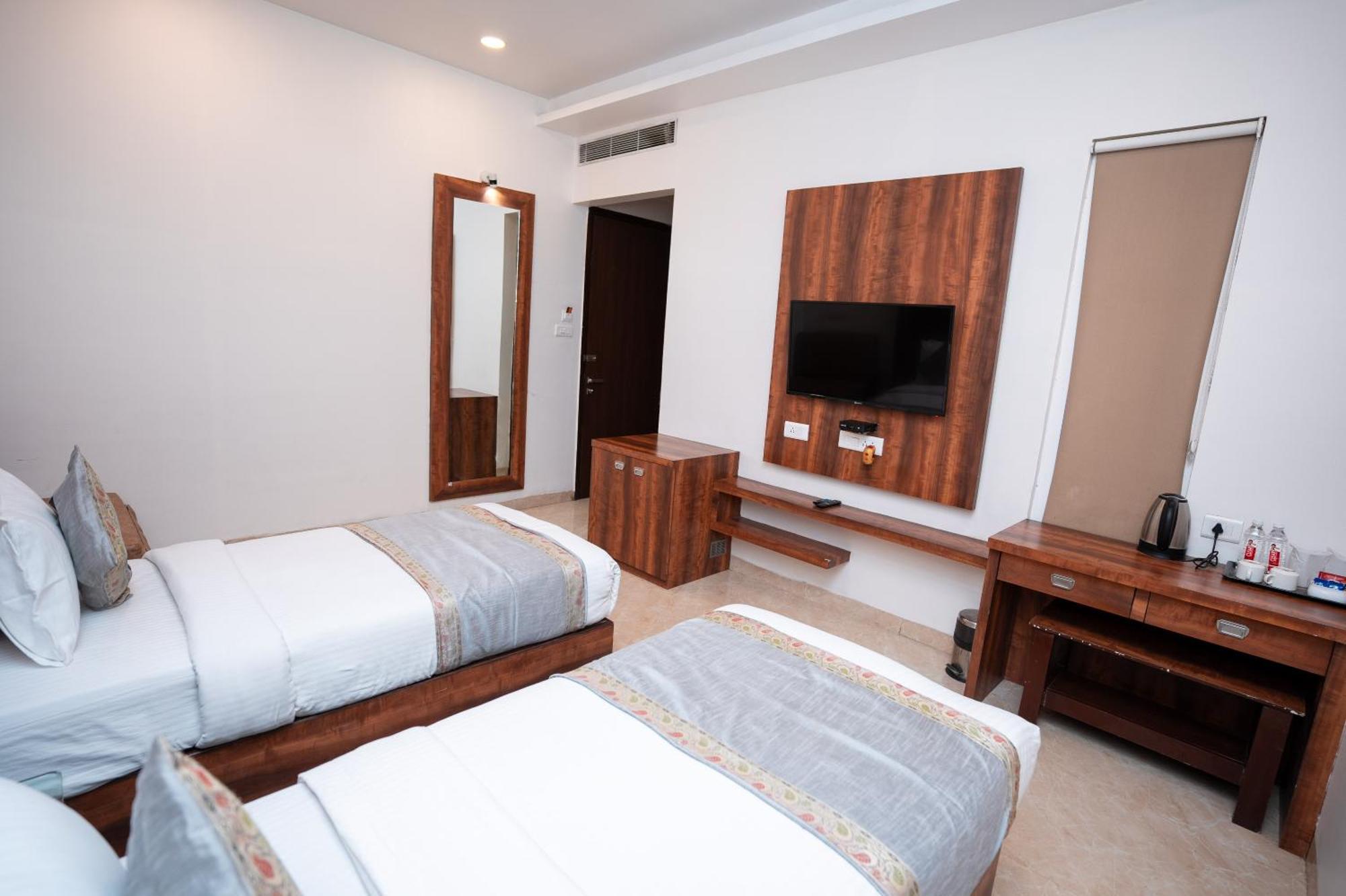Hotel Radiance Courtyard 바라나시 외부 사진