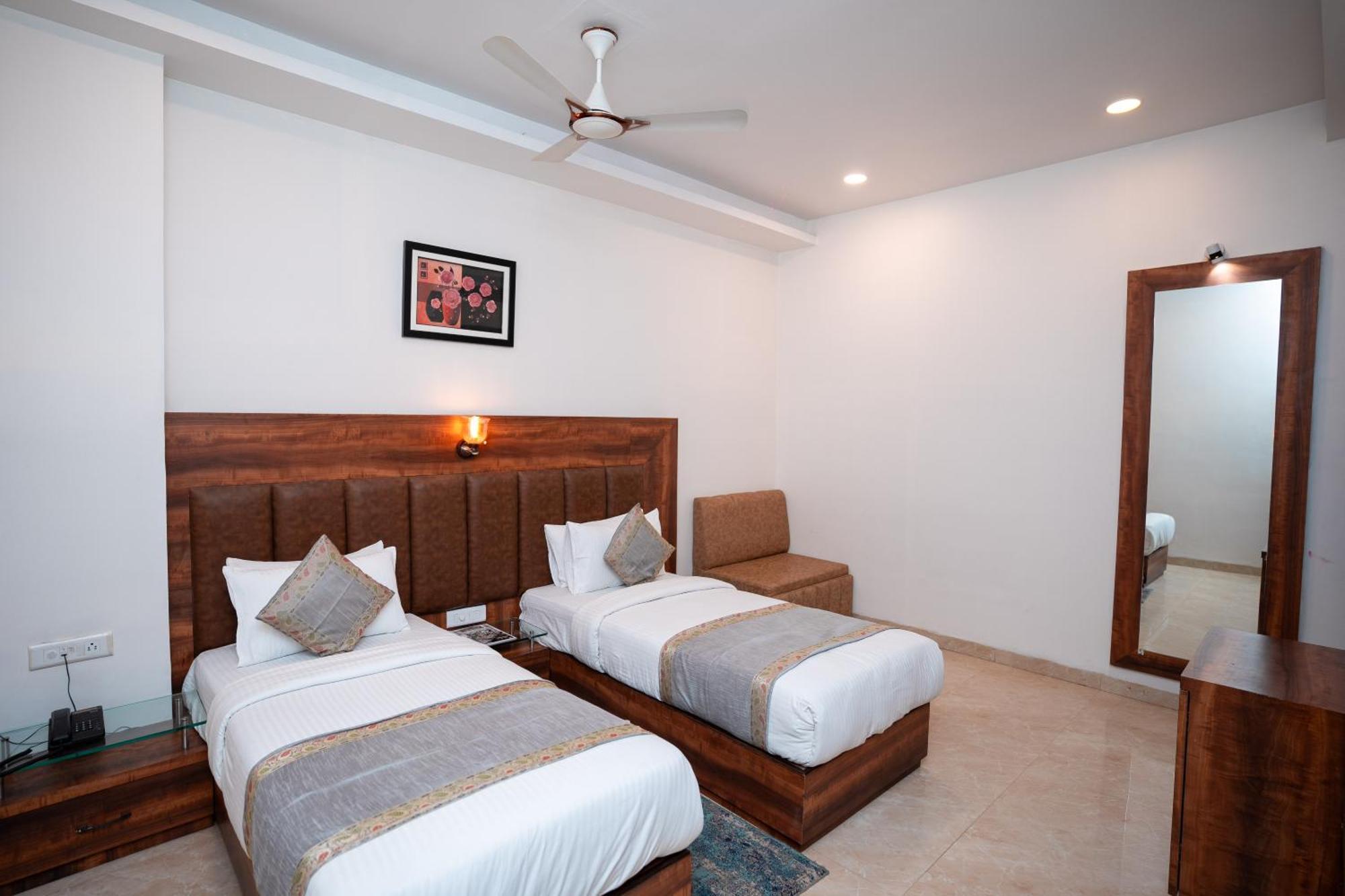 Hotel Radiance Courtyard 바라나시 외부 사진