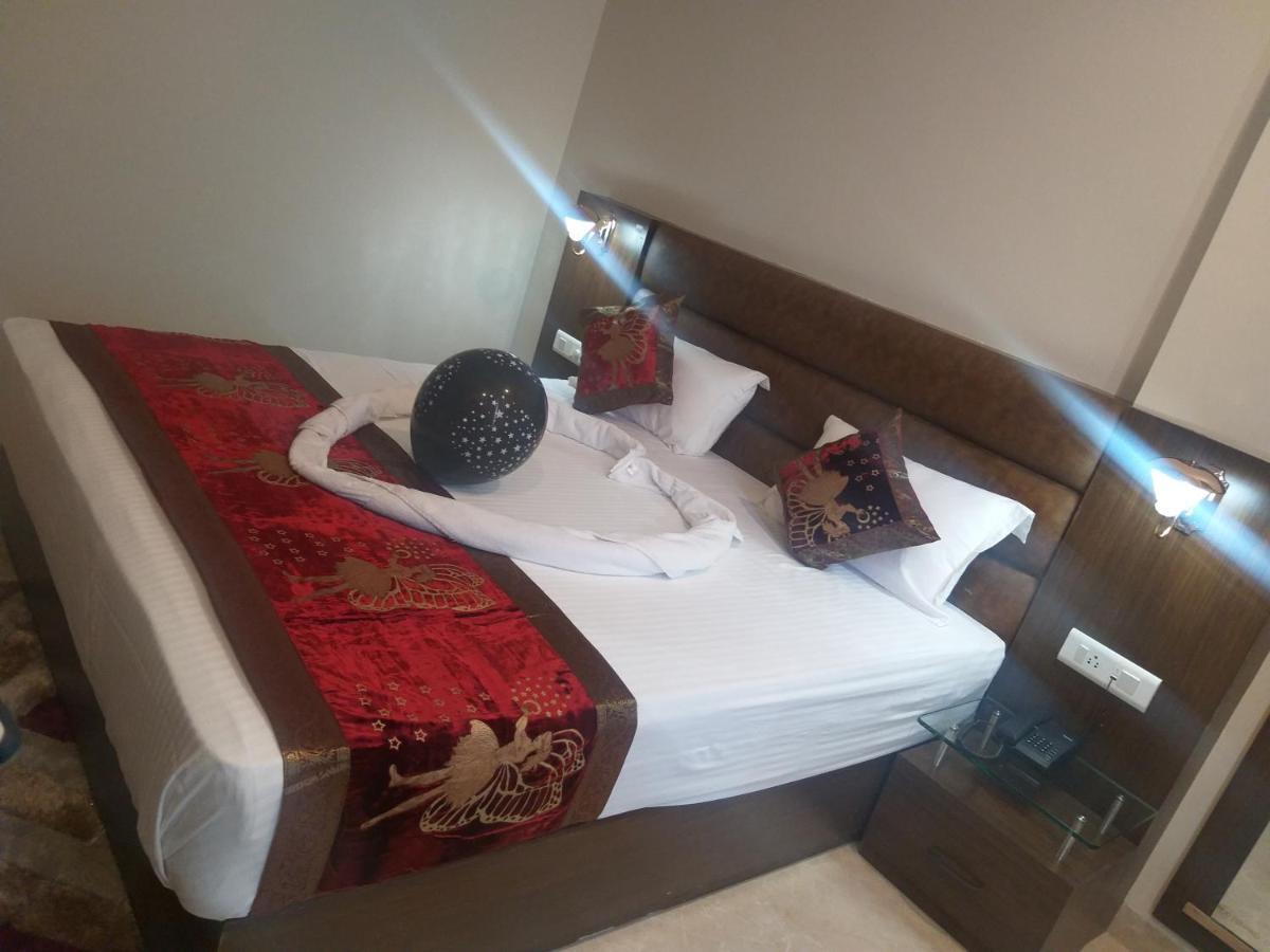 Hotel Radiance Courtyard 바라나시 외부 사진