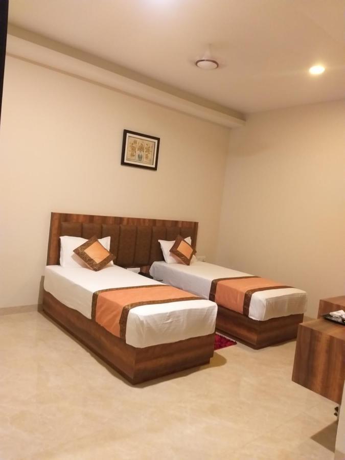 Hotel Radiance Courtyard 바라나시 외부 사진